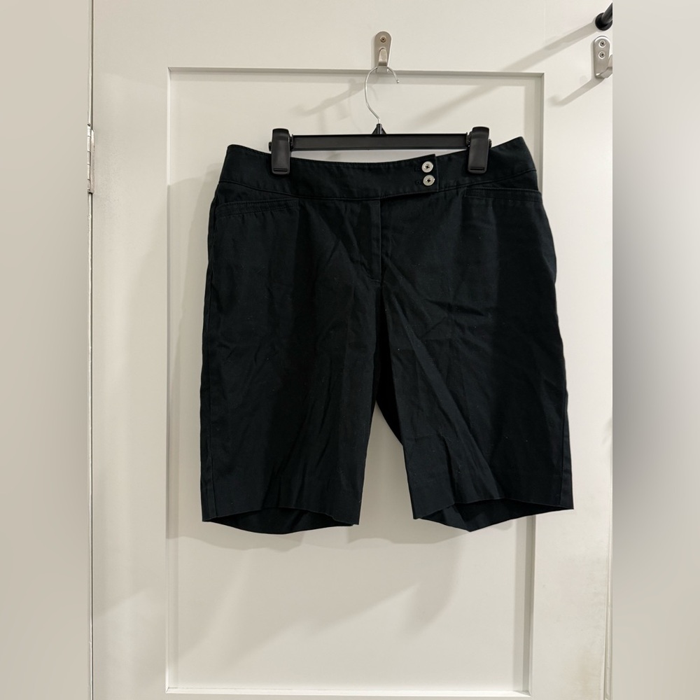 White House Black Market black slim Bermuda short (has animal hair/ lint)